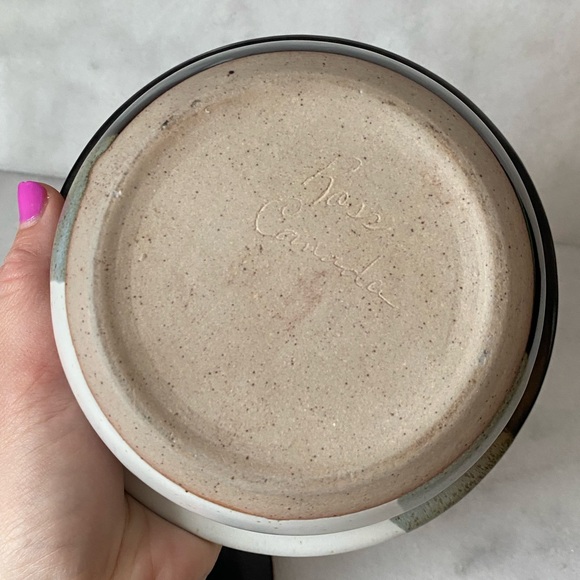 Handmade Ross Canada Pottery - Picture 4 of 8